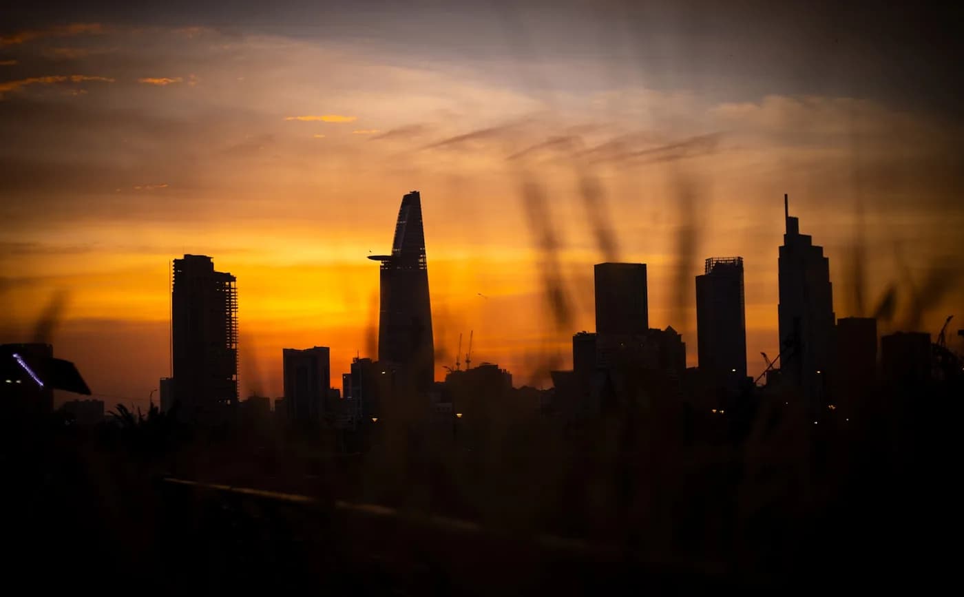 Đường chân trời Thành phố Hồ Chí Minh trong ánh hoàng hôn